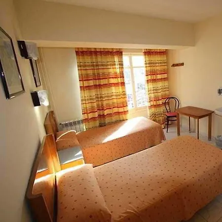 Residencia Bristol * Бенидорм