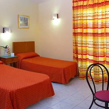 Residencia Bristol Отель